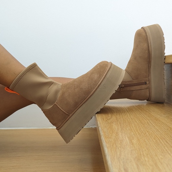 NWT UGG - Chestnut Classic Dipper | Platform Brown Tan Uggs main image 1